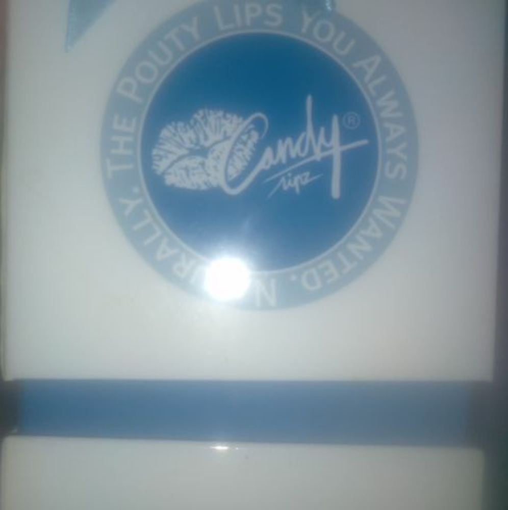 Meet your Posher, Isaura